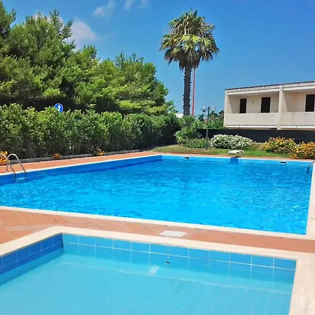 Gd Vacanza - In Con Piscina E Posto Auto - Apartment *