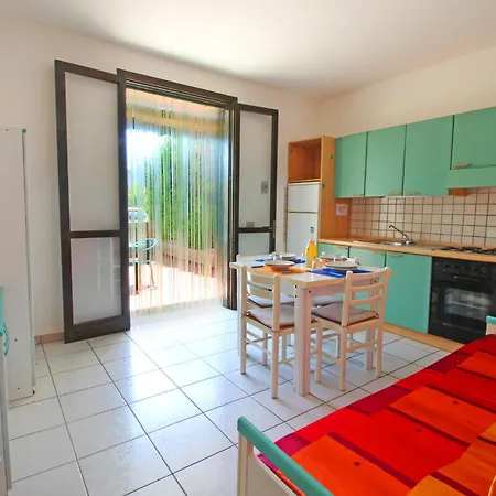 Gd Vacanza - In Con Piscina E Posto Auto - Apartment